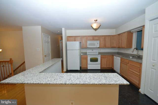 9335 Lees Ridge Road Warrenton, VA 20186 - Photo 4 of 25 Kitchen