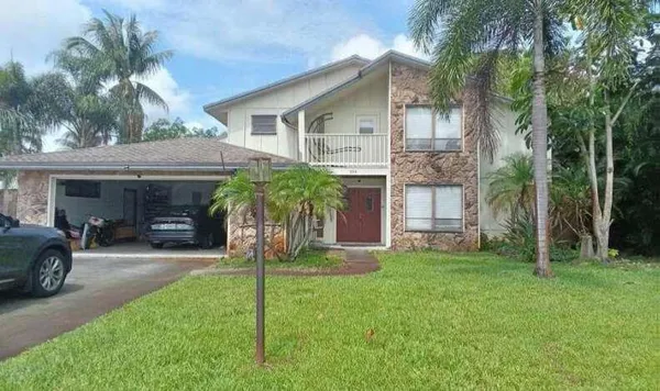 $935,000 | 596 Greenwood Drive, Jupiter, FL 33458