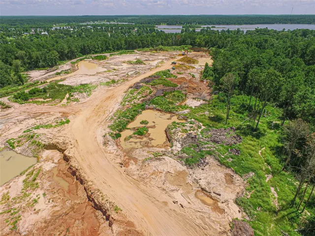 a view of a backyard of the house