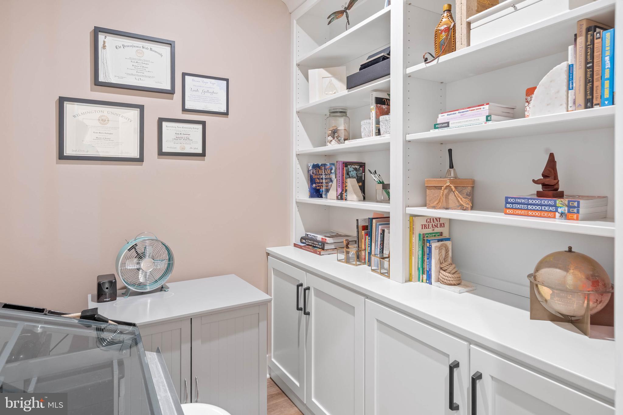 38155 Muddy Neck Road Ocean View, DE 19970 - Photo 30 of 67 Library for studying or home working