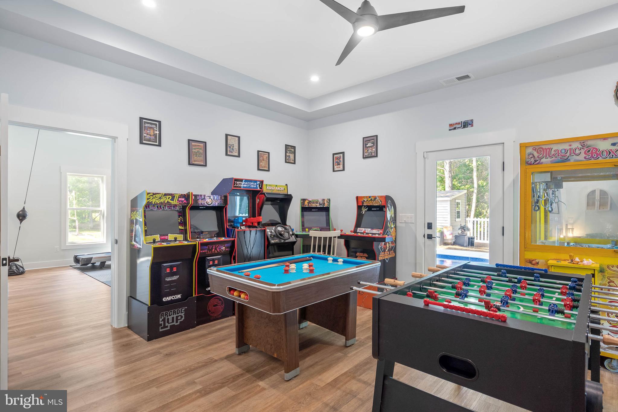 38155 Muddy Neck Road Ocean View, DE 19970 - Photo 38 of 67 a living room with furniture and a table