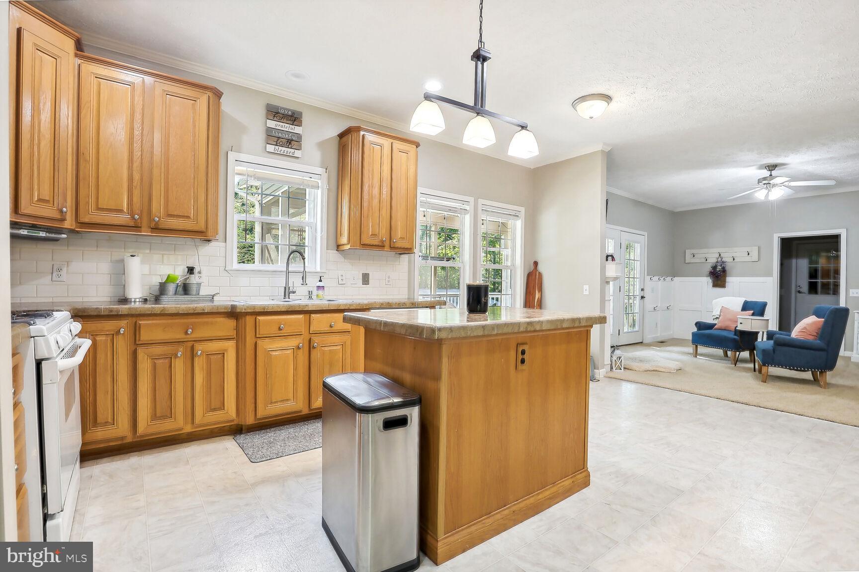 11216 Buckland Road Locust Grove, VA 22508 - Photo 7 of 42 Gallery Image 7