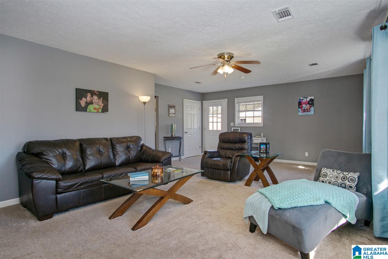 165 Darryl Street Jemison, AL 35085 - Photo 2 of 27