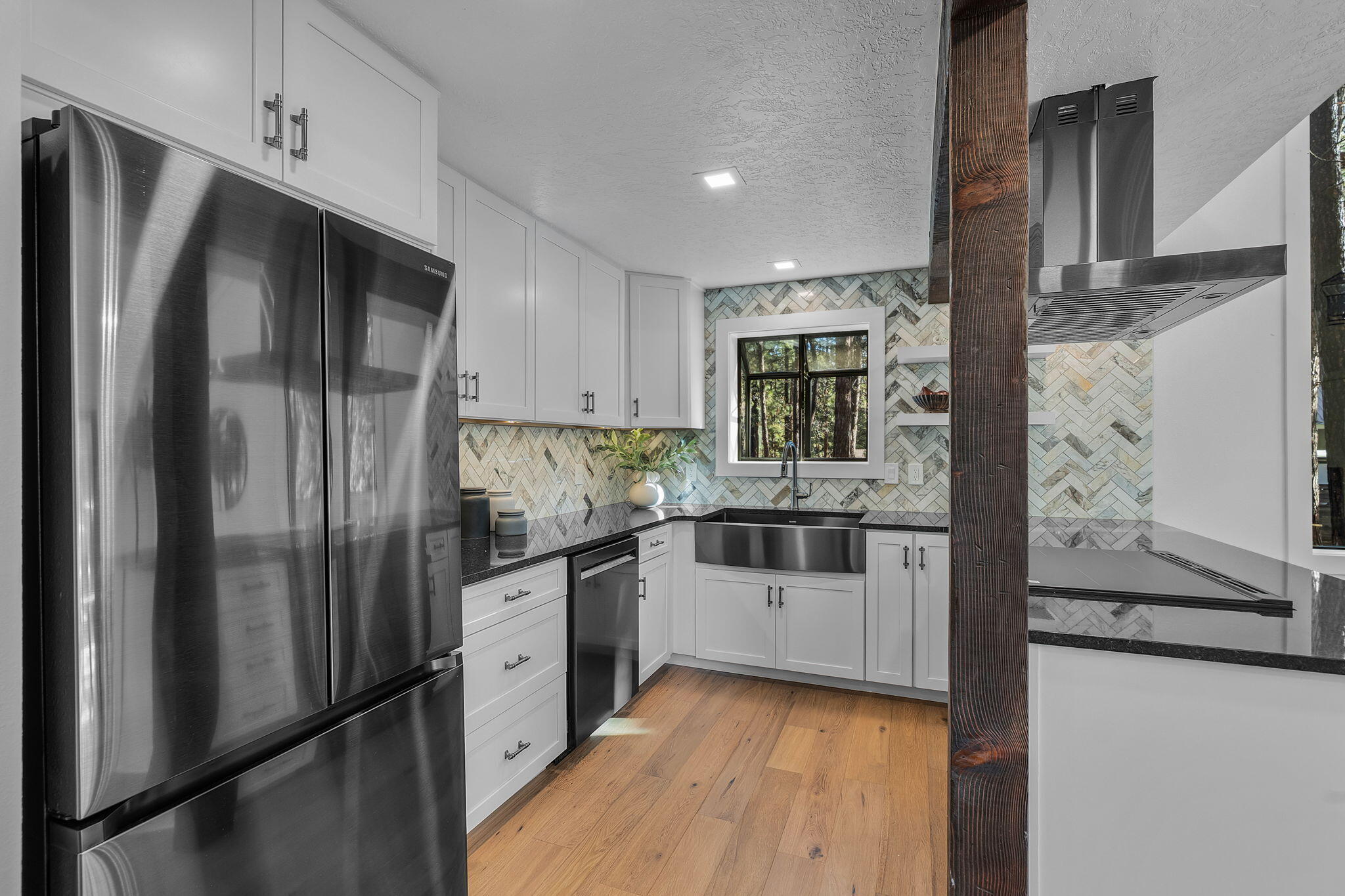 14455 Crossroads Loop Sisters, OR 97759 - Photo 8 of 37