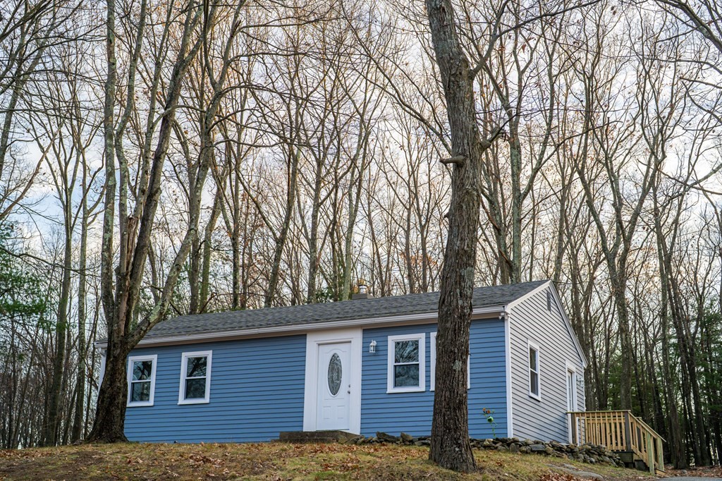11 Gates Pond Road Berlin, MA 01503 - Photo 3 of 20