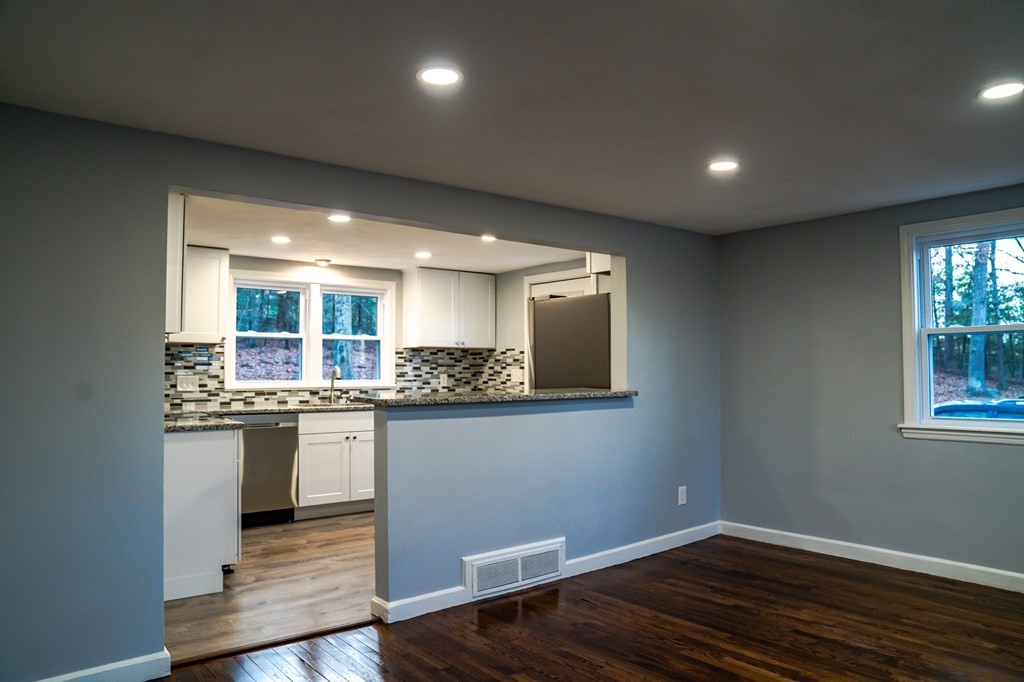 11 Gates Pond Road Berlin, MA 01503 - Photo 7 of 20