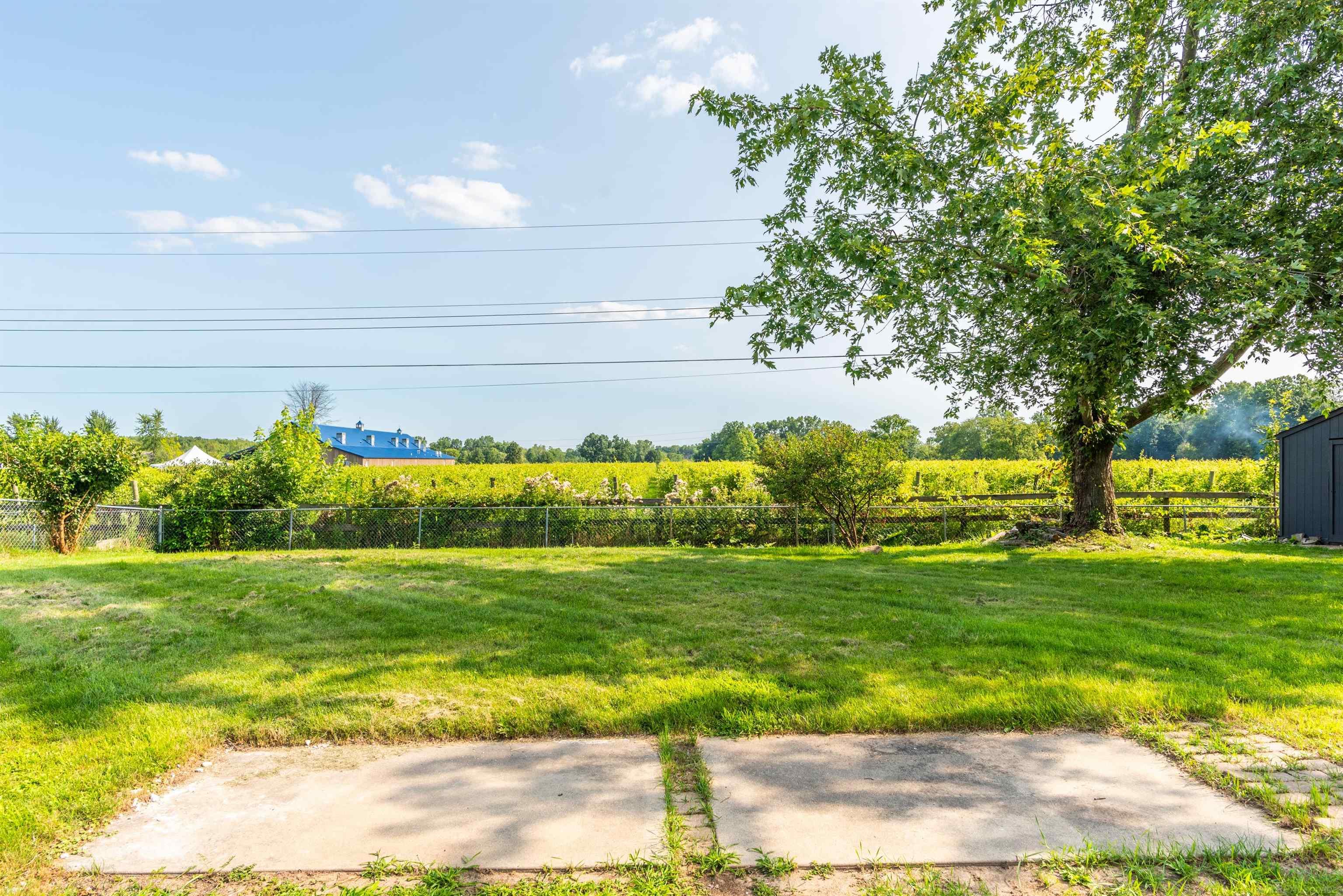 21630 Chester Road Ray, MI 48096 - Photo 7 of 28 50150226-b229f0b0-780f-43ff-b60c-7b4effb08167.JPG