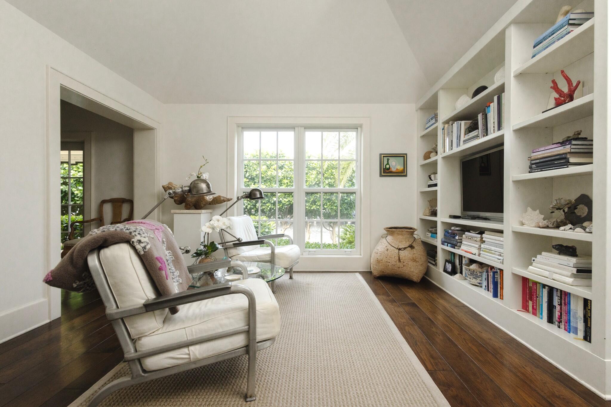 6880 North Ocean Boulevard, Unit 22 Ocean Ridge, FL 33435 - Photo 11 of 21 NorthMaisonette22 Sitting Room