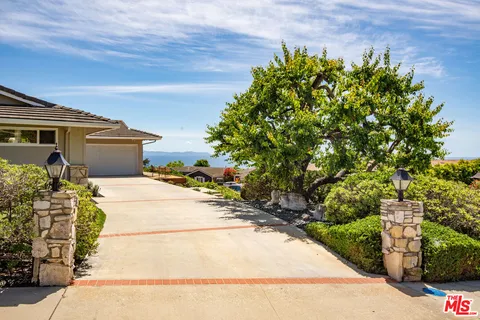 $1,799,000 | 32256 Phantom Drive, Rancho Palos Verdes, CA 90275