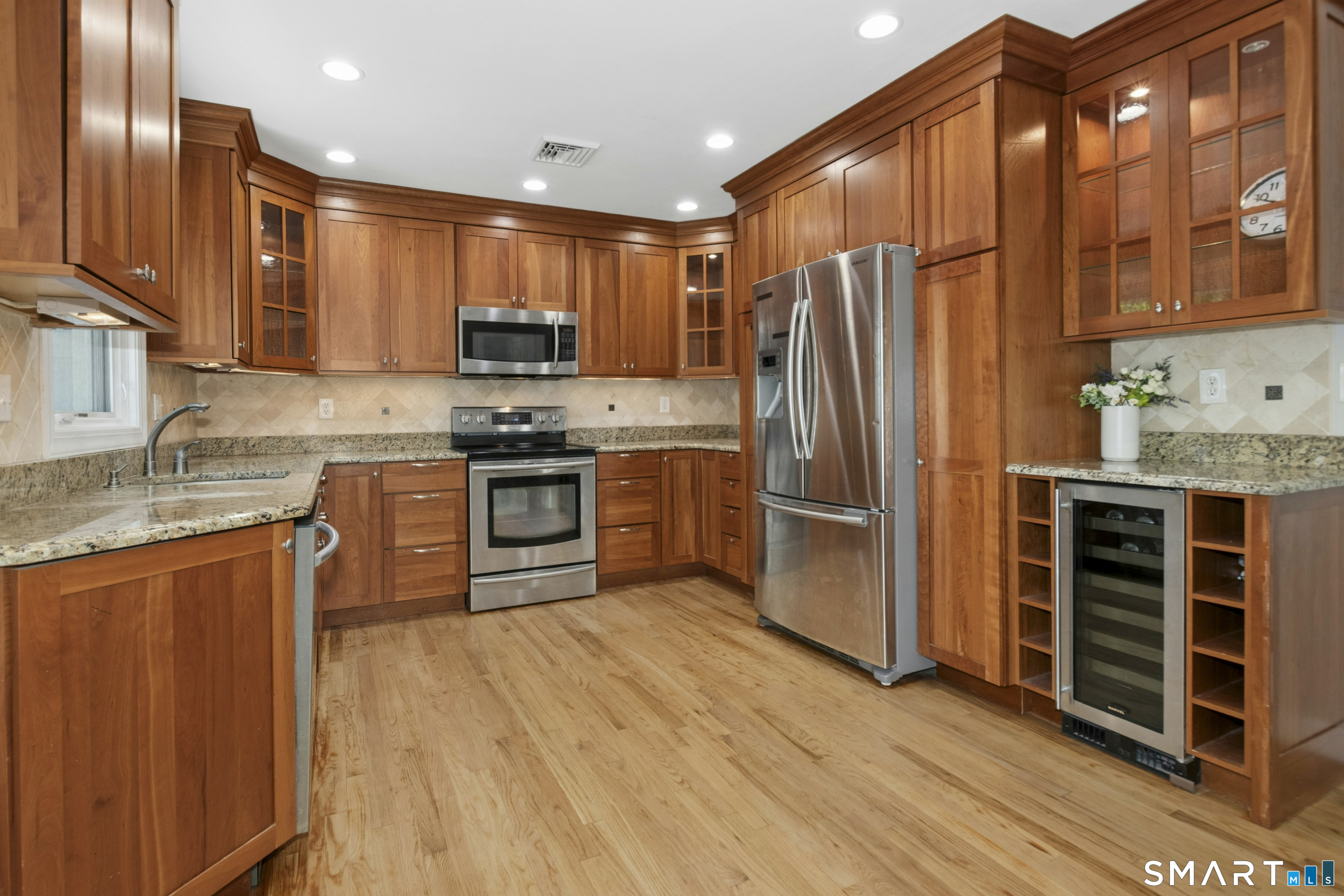12 Rainbow Drive Ridgefield, CT 06877 - Photo 5 of 34