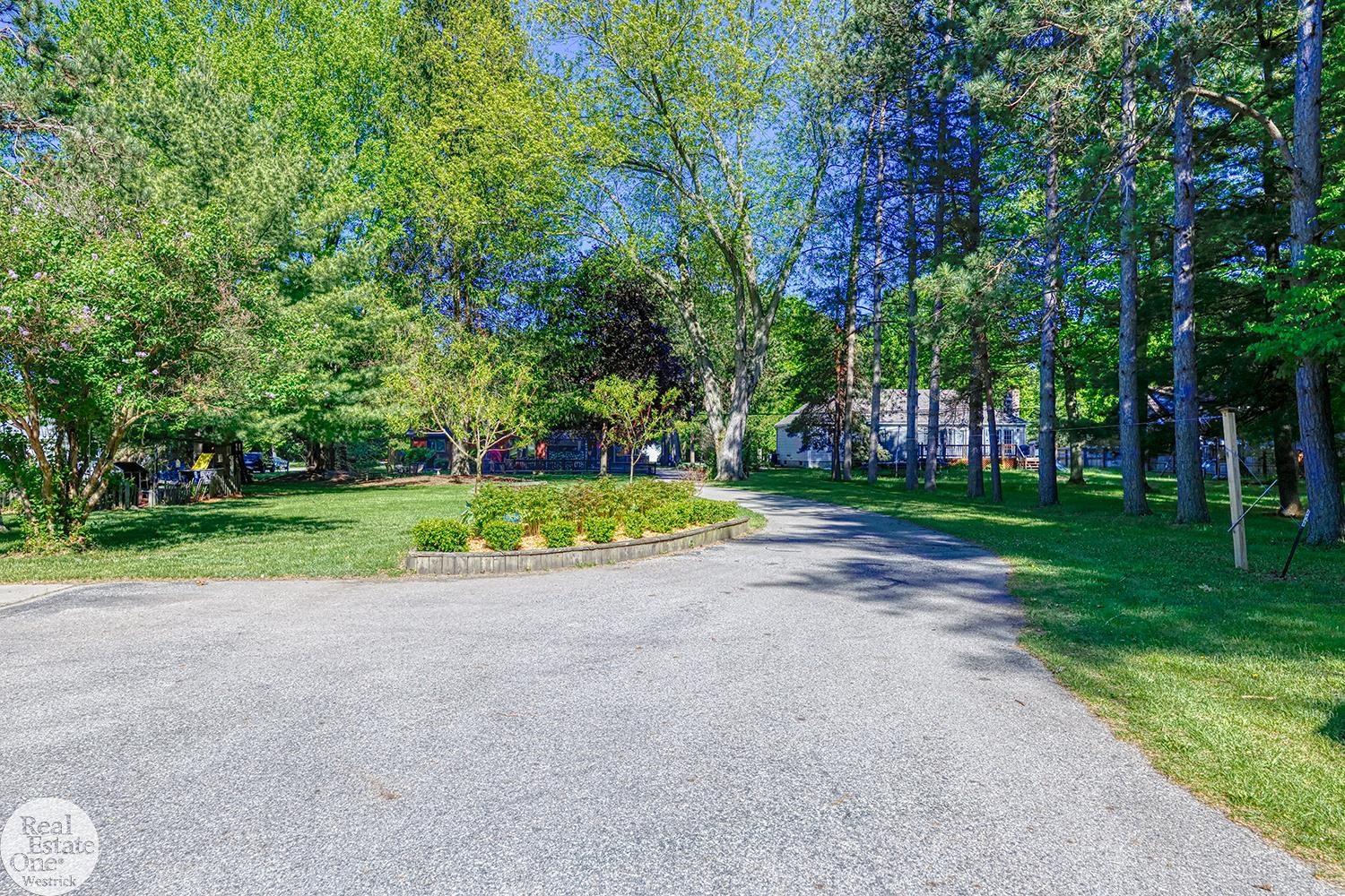 3611 Angus Road Fort Gratiot, MI 48059 - Photo 24 of 31 50177817-dae0c932-e9c7-4685-b96f-b13c7f06bdf1.JPG