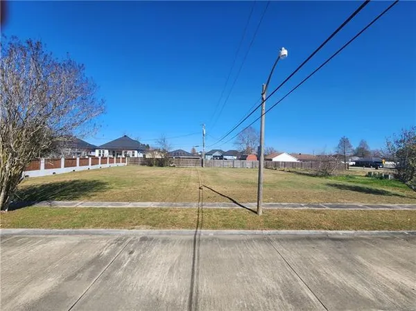 $95,000 | 209 Genet Drive, Arabi, LA 70032
