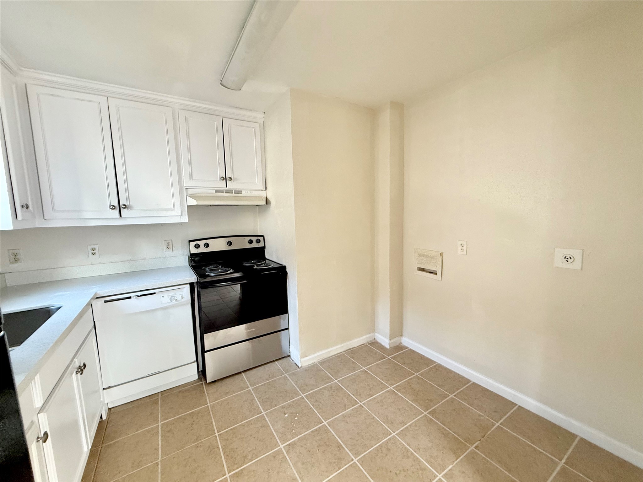 3910 Hoffman Street, Unit 3 Houston, TX 77026 - Photo 6 of 10 BRAND NEW Washer and Dryer (not shown) are also included.