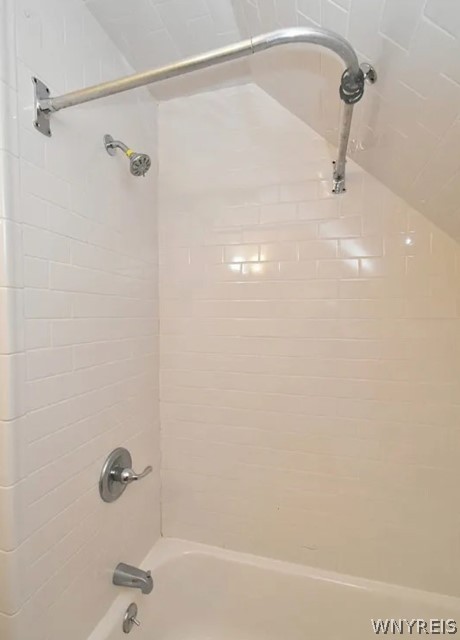 439 Vermont Street Buffalo, NY 14213 - Photo 17 of 18 Upper Unit