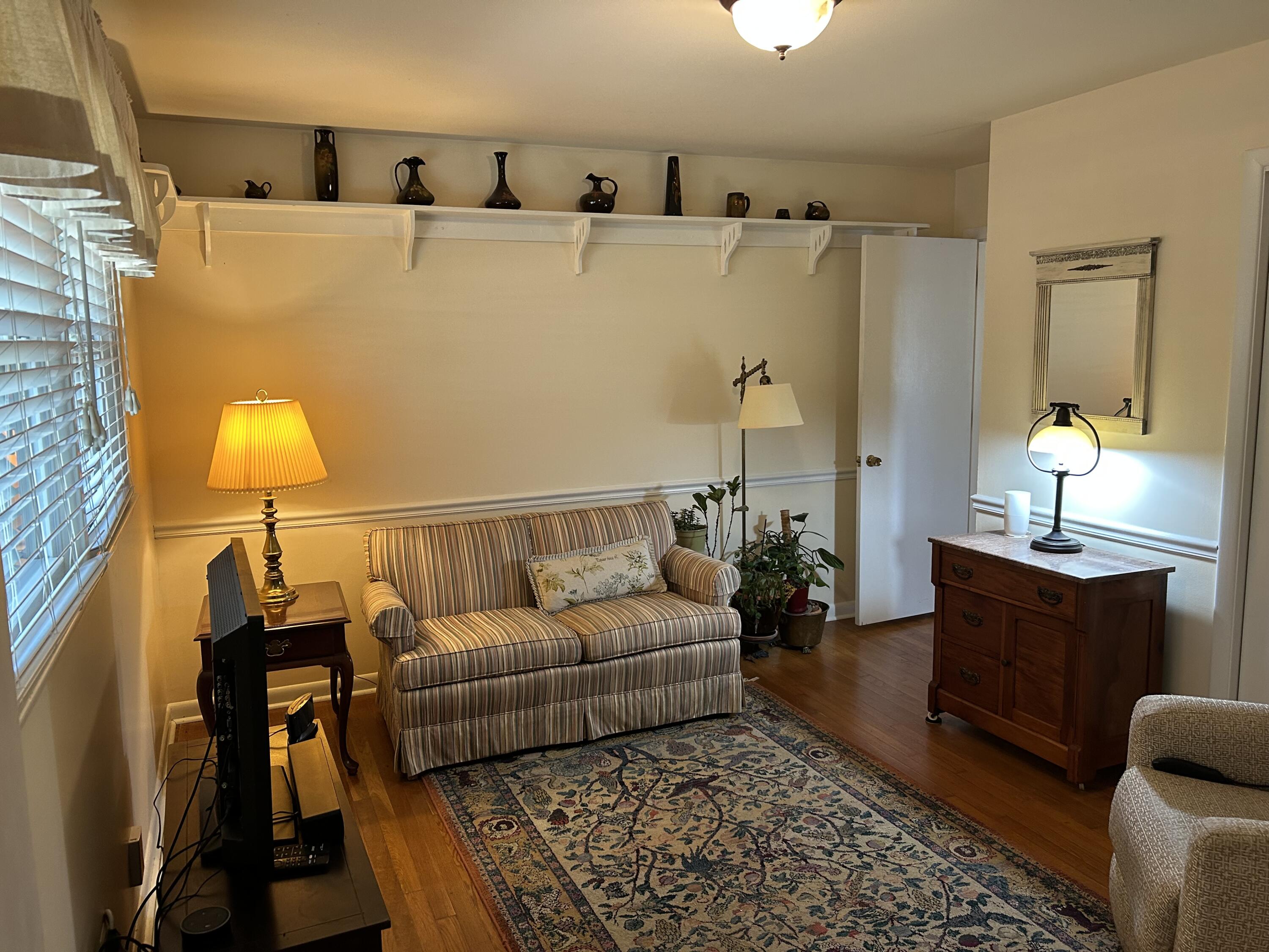 1625 Raleigh Road Lexington, KY 40505 - Photo 14 of 26 IMG_1453
