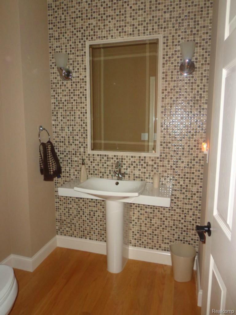 752 Quarry Drive Rochester, MI 48306 - Photo 18 of 28 DSC00840.jpg