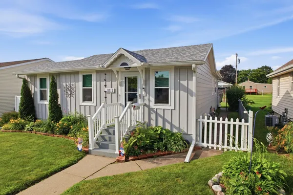 $195,000 | 1011 East 5th Street, Winona, MN 55987
