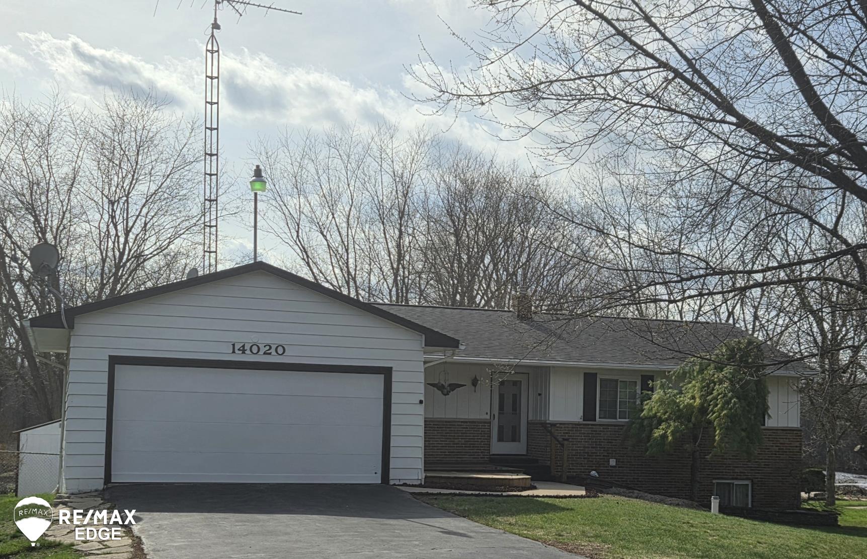 14020 North Road Fenton, MI 48430 - Photo 1 of 52 Roadside