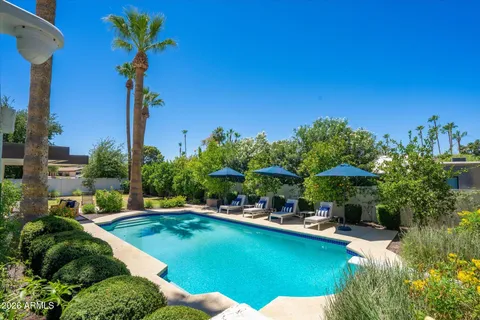 $1,075,000 | 241 East Forest Hills Drive, Phoenix, AZ 85022