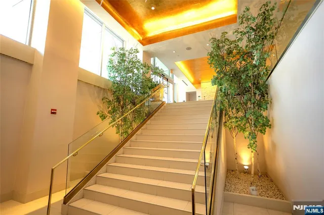 $548,000 | 917 Hudson Park, Edgewater, NJ 07020