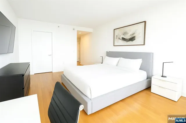 $548,000 | 917 Hudson Park, Edgewater, NJ 07020