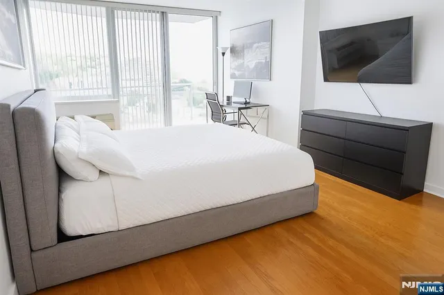 $548,000 | 917 Hudson Park, Edgewater, NJ 07020