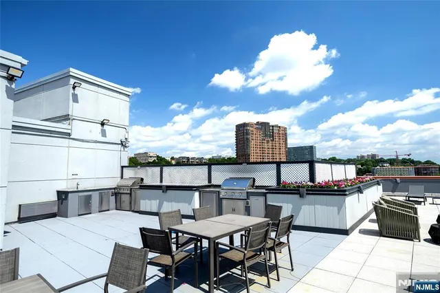 $548,000 | 917 Hudson Park, Edgewater, NJ 07020