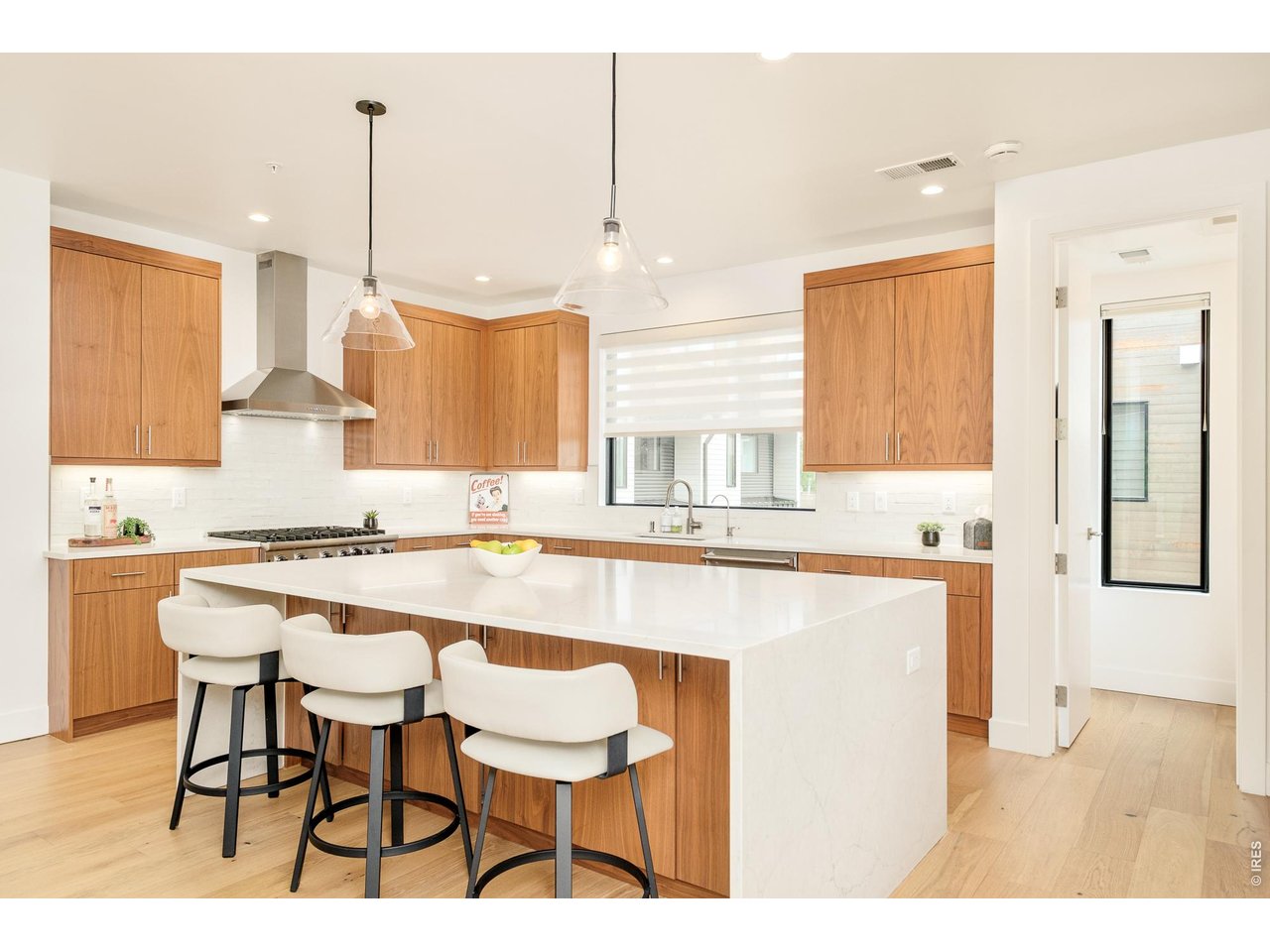 2455 Walnut Street Boulder, CO 80302 - Photo 6 of 46 Chef's kitchen!