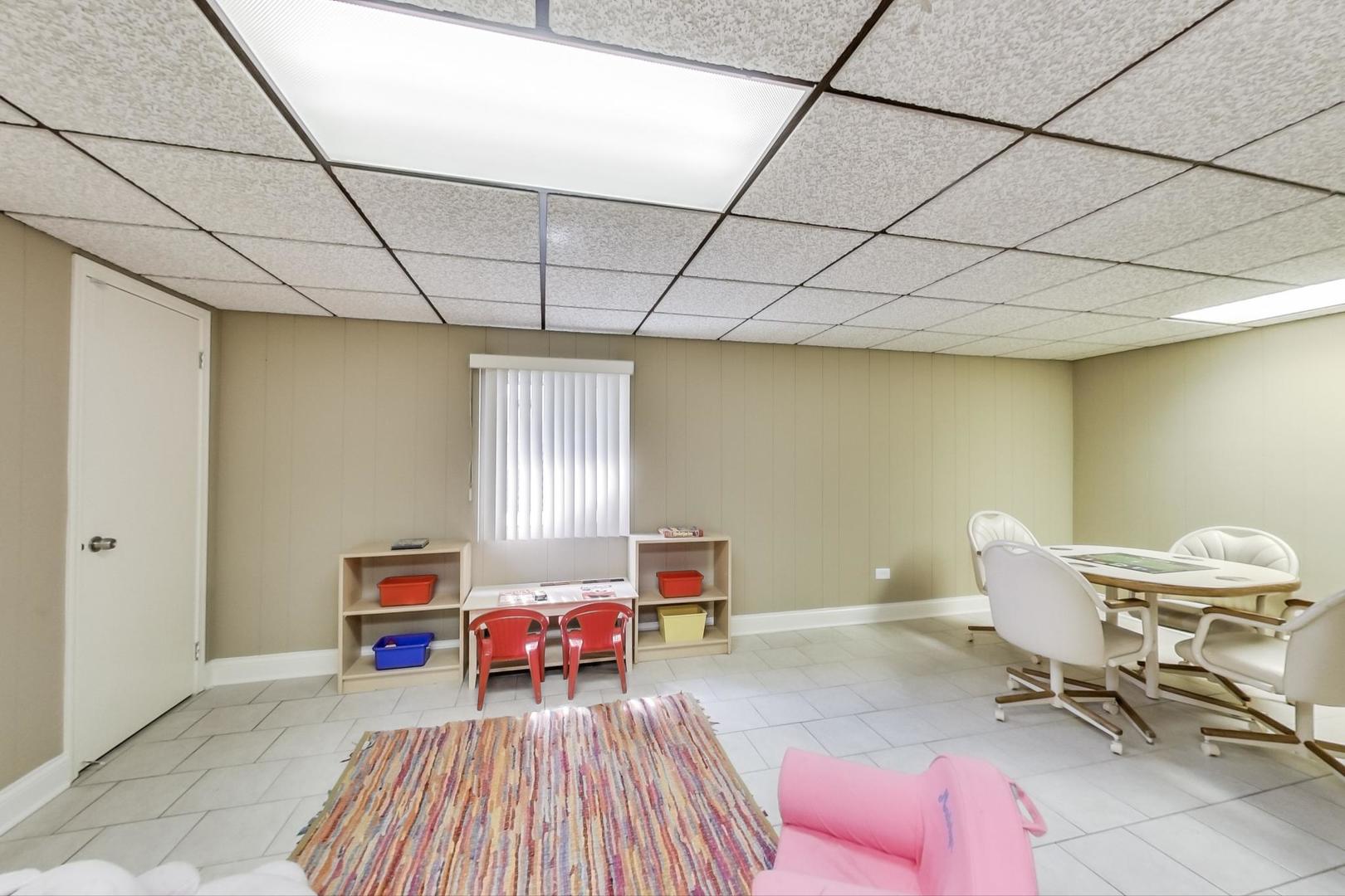 1136 North Greenwood Avenue Park Ridge, IL 60068 - Photo 22 of 30 a room with furniture