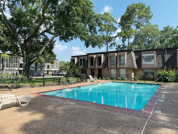 $1,700 | 12633 Memorial Drive, Unit 74, Houston, TX 77024