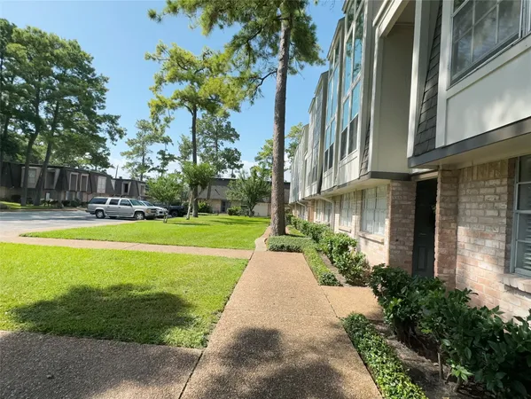 $1,700 | 12633 Memorial Drive, Unit 74, Houston, TX 77024