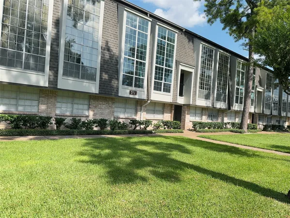 $1,700 | 12633 Memorial Drive, Unit 74, Houston, TX 77024