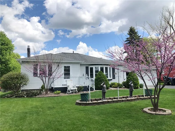 $199,900 | 34 Merrydale Drive, Gates, NY 14624