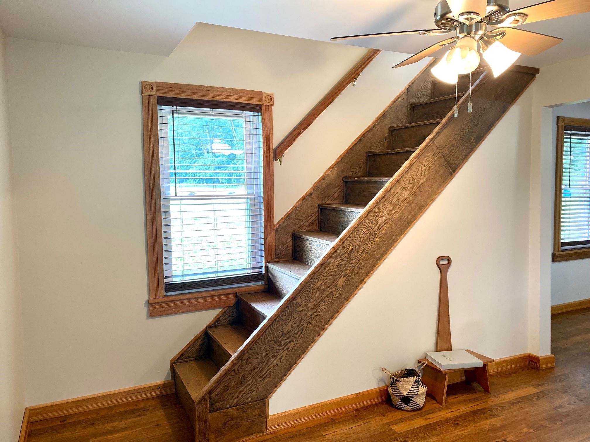 7524 Briery Branch Road Dayton, VA 22821 - Photo 11 of 28 a view of entryway with wooden floor