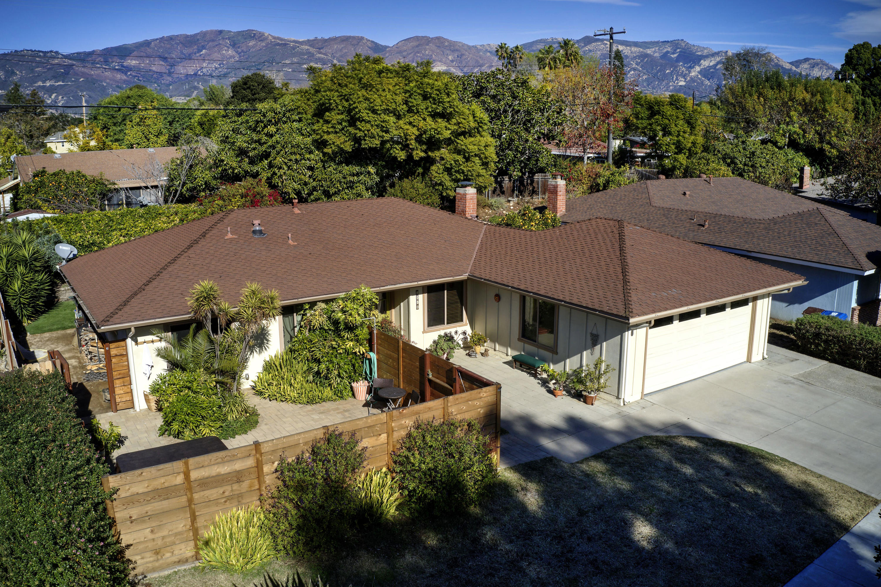 5040 Rocoso Way Santa Barbara, CA 93111 - Photo 1 of 18 001
