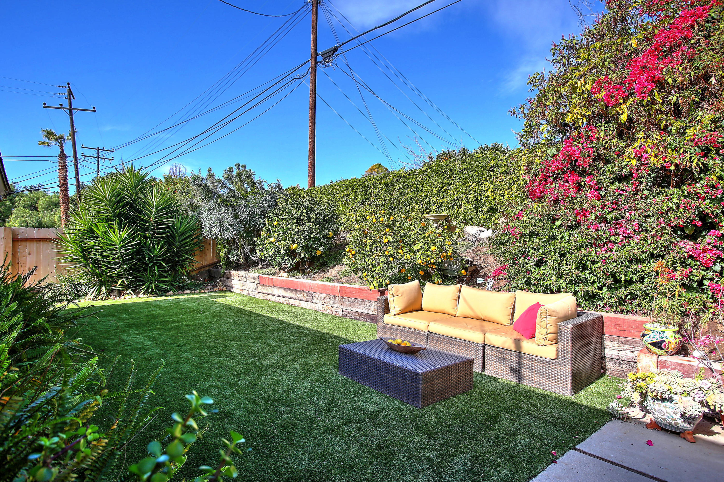 5040 Rocoso Way Santa Barbara, CA 93111 - Photo 7 of 18 023