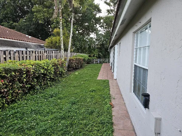 $3,800 | 5753 Northwest 98th Avenue, Doral, FL 33178