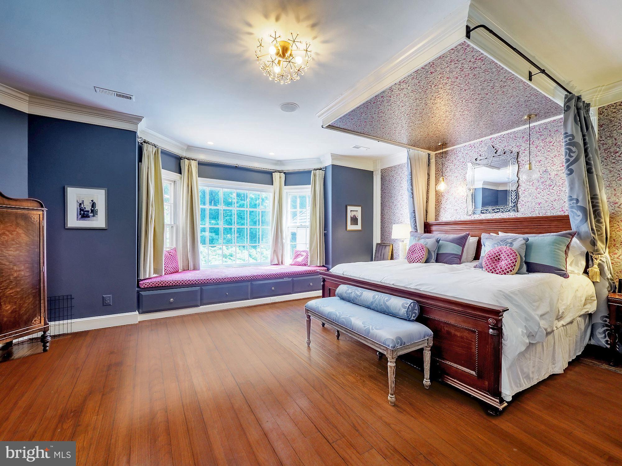 5 Eagle Ridge Court Bethesda, MD 20817 - Photo 12 of 33 Spacious Primary Suite