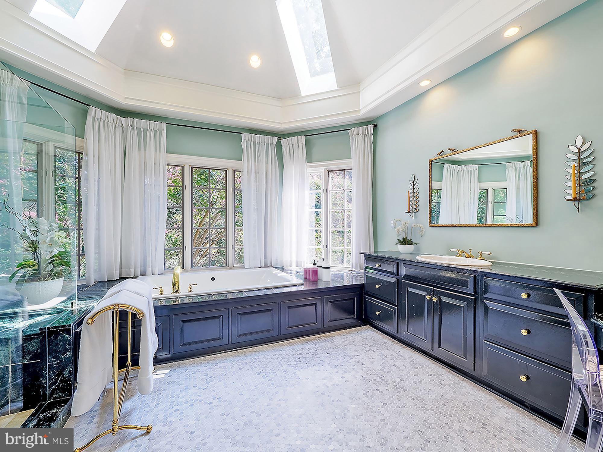 5 Eagle Ridge Court Bethesda, MD 20817 - Photo 13 of 33 Primary Bath