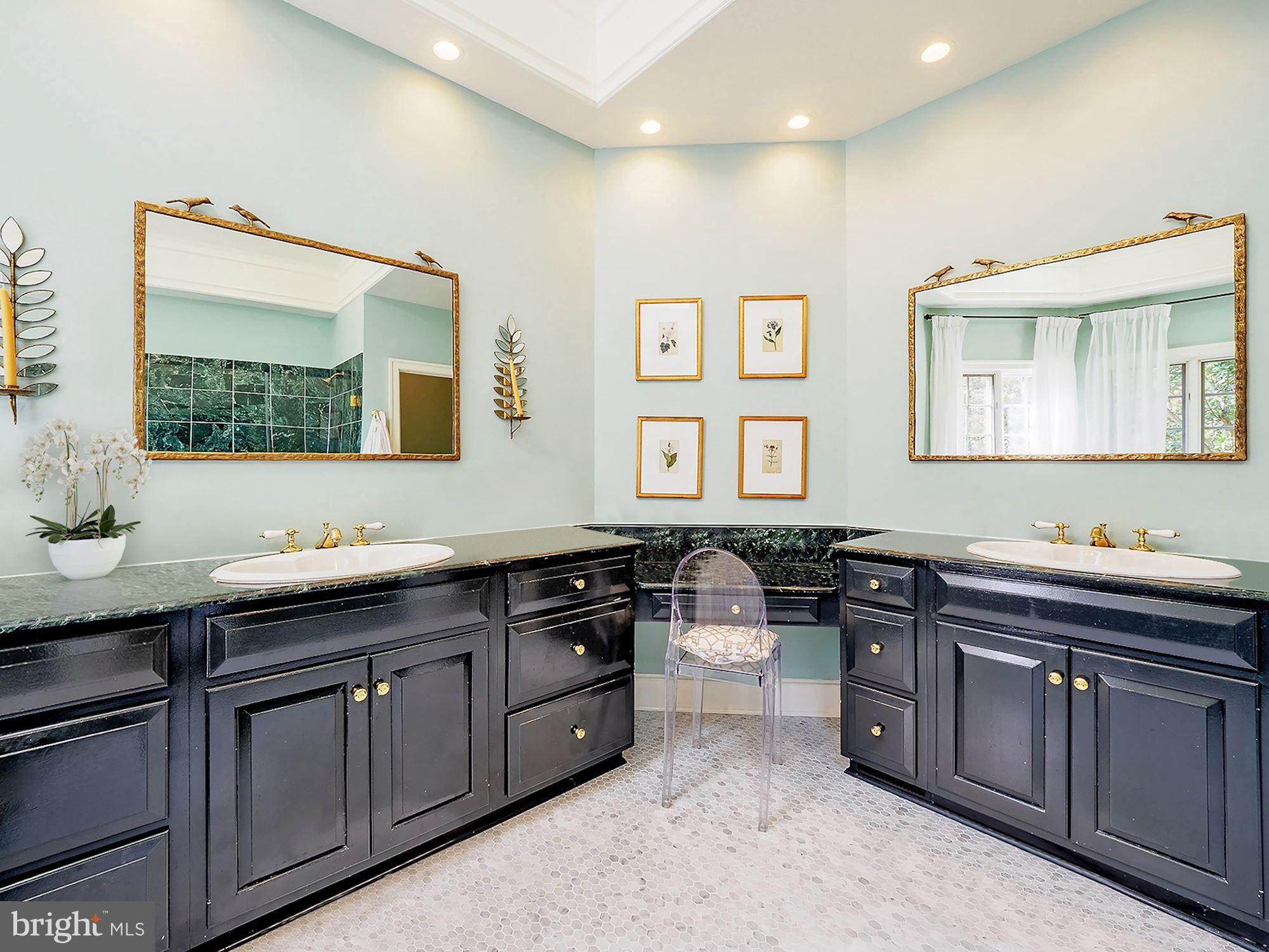 5 Eagle Ridge Court Bethesda, MD 20817 - Photo 14 of 33 Primary Bath