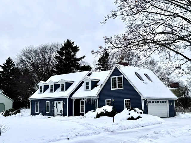 $487,999 | 2746 Manor Avenue, Mount Pleasant, WI 53406