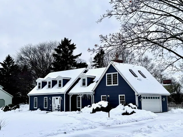 $487,999 | 2746 Manor Avenue, Mount Pleasant, WI 53406