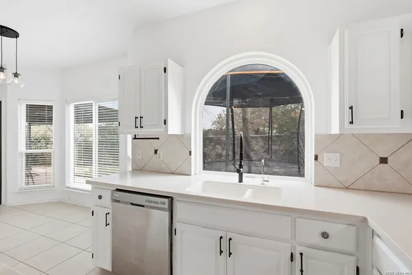 $449,500 | 602 Lightstone Drive, San Antonio, TX 78258