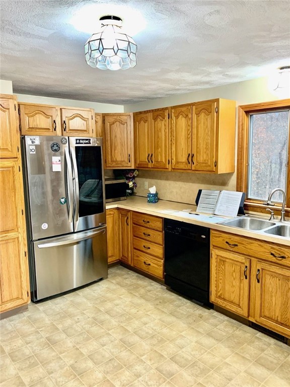 151 Hope Road Cranston, RI 02921 - Photo 4 of 33