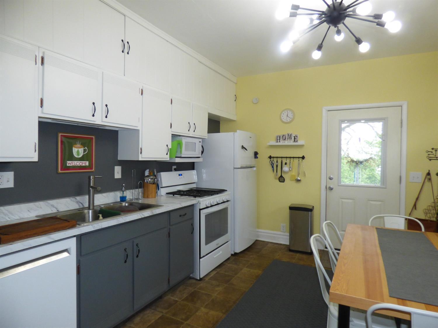 1554 Summit Road Cincinnati, OH 45237 - Photo 13 of 27