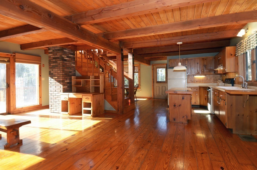 81 Saundersdale Road Charlton, MA 01507 - Photo 7 of 25