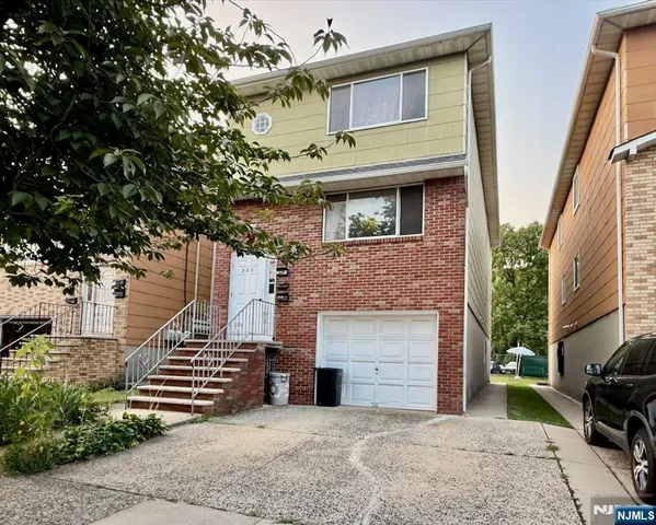 $2,200 | 532 Cross Street, Unit 3, Harrison, NJ 07029