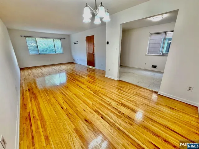 $2,200 | 532 Cross Street, Unit 3, Harrison, NJ 07029