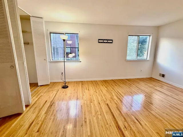 $2,200 | 532 Cross Street, Unit 3, Harrison, NJ 07029