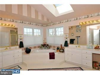 85 Kingston Road Media, PA 19063 - Photo 9 of 12 Bathroom